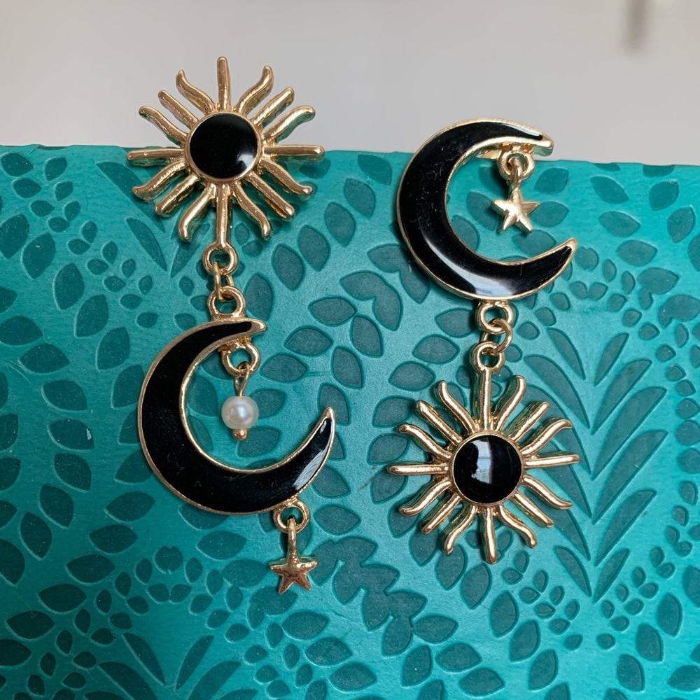 Sun🌞 & Moon🌜 Asymmetrical Earrings